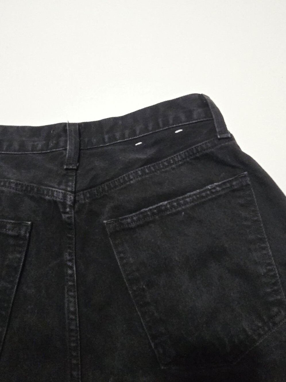 AGOLDE Rhoda Denim Shorts Front Button Fly Closure Size 26 - Picture 9 of 14